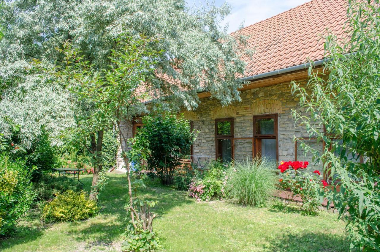 Kohaz Apartman Apartment Veszprem Exterior photo